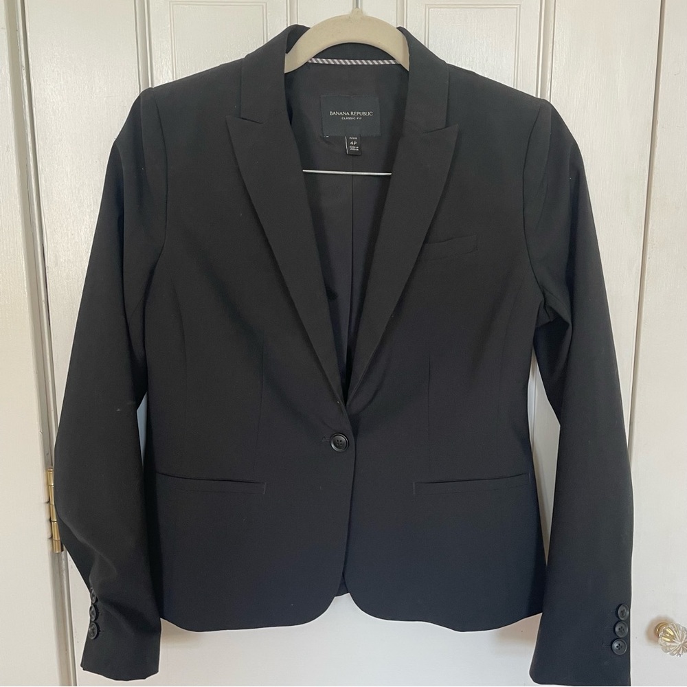 Banana Republic Women’s Marzotto Blazer (Classic Fit)